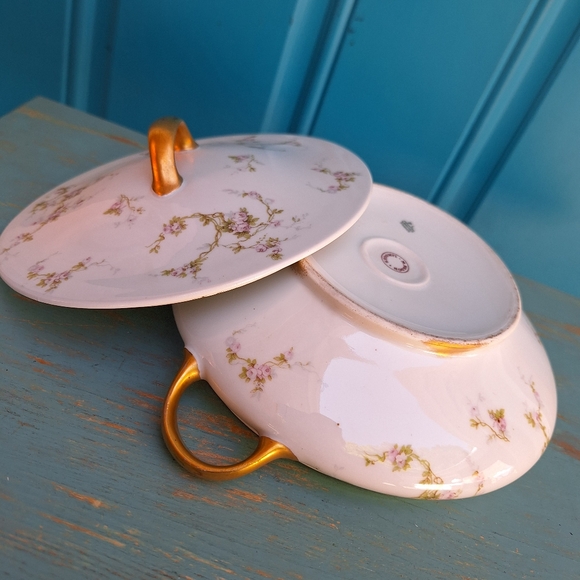 Limoges France Serving Bowl with Lid Pink Roses Gold Leaf Casserole Dish - Picture 3 of 15